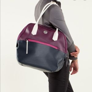 Lululemon Happy Hatha Hour bag plum/navy EUC